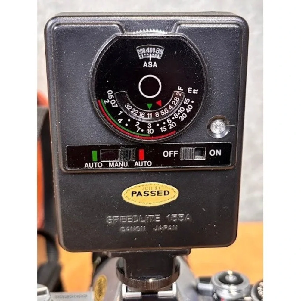 Canon AE-1 35mm Film SLR Camera‎ 35-70mm Lens Speedlite 155A Flash Case Bundle